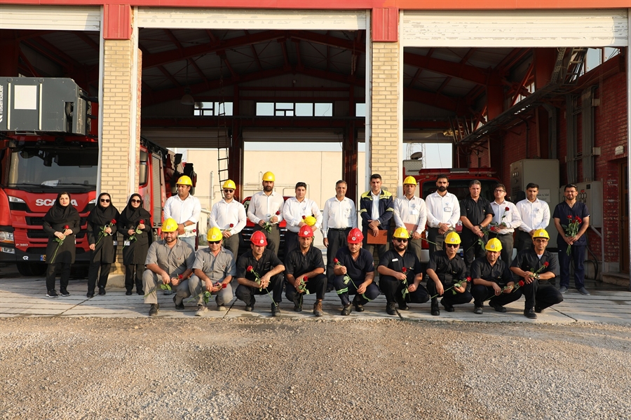 تجلیل از آتش‌ نشانان و ایمنی در شرکت مخازن سبز پتروشیمی عسلویه