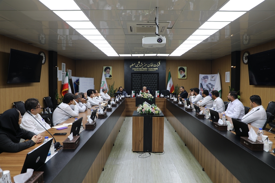 برگزاری کارگاه تخصصی سیاسی و اقتصادی در شرکت مخازن سبز پتروشیمی عسلویه