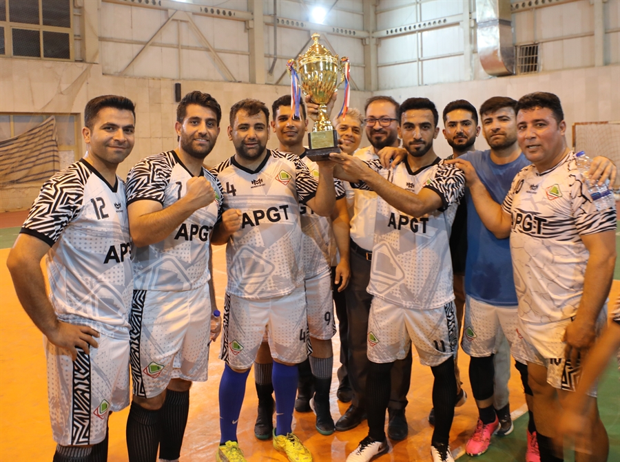 تیم بهره‌برداری قهرمان مسابقات فوتسال جام دهه فجر شرکت مخازن سبز پتروشیمی عسلویه شد