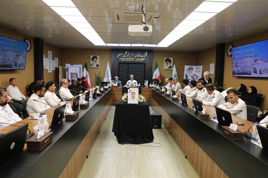 مراسم یادبود حمزه انصاری از کارکنان شرکت مخازن سبز برگزار شد