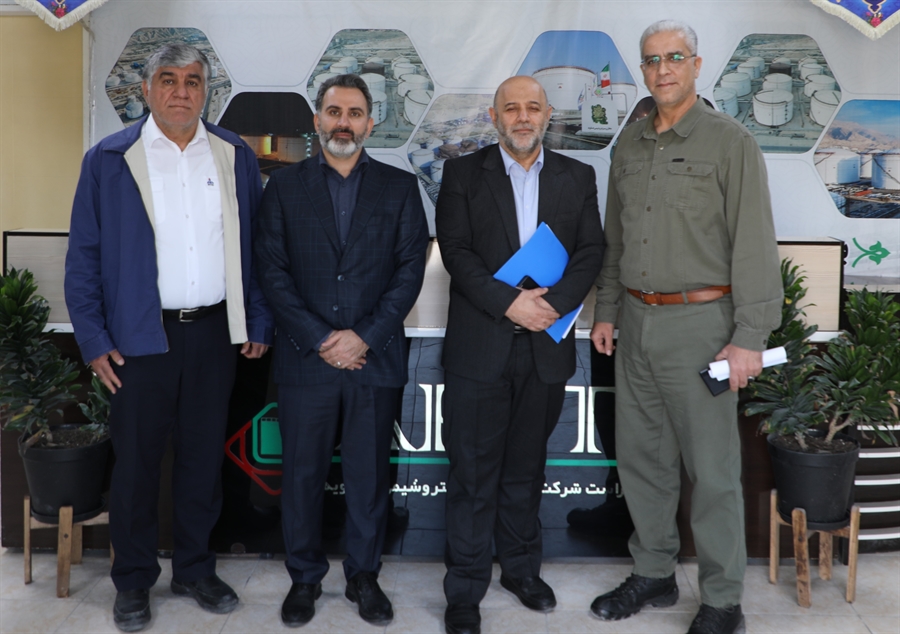 نشست سرپرست شرکت مخازن سبز پتروشیمی عسلویه با مدیر تولید شرکت ملی صنایع پتروشیمی