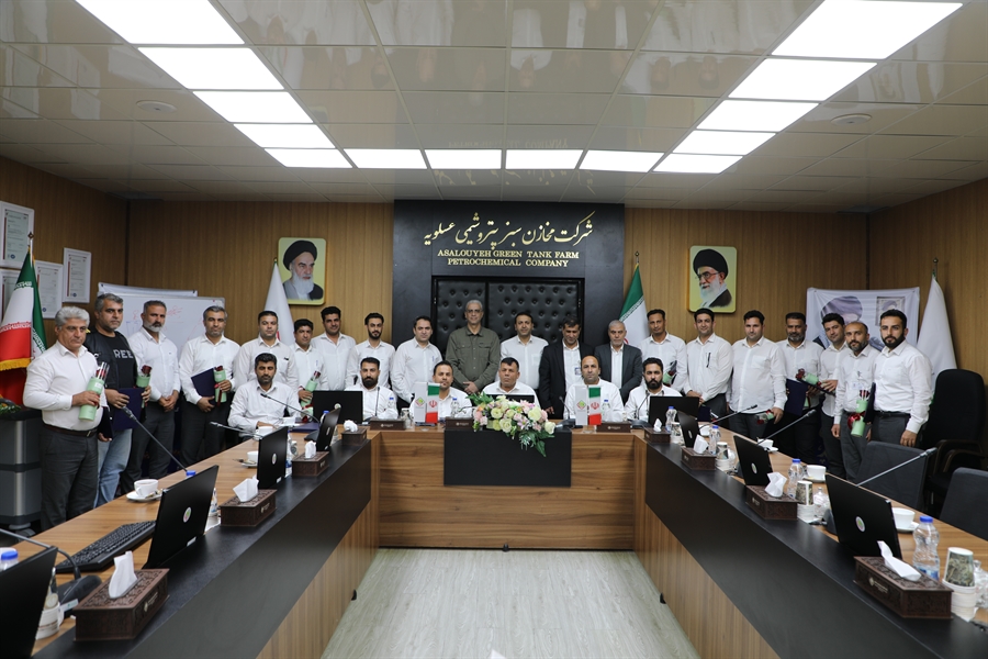 دیدار سرپرست شرکت مخازن سبز پتروشیمی عسلویه با واحد نقلیه به مناسبت هفته حمل و نقل