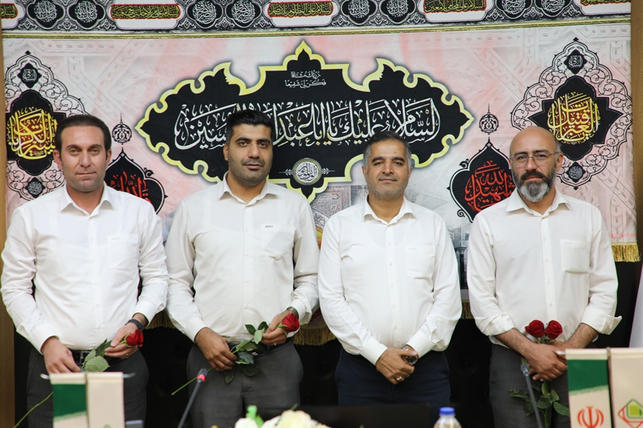 دکتر کمالی، مدیرعامل شرکت مخازن سبز از کارکنان فناوری اطلاعات تقدیر کرد