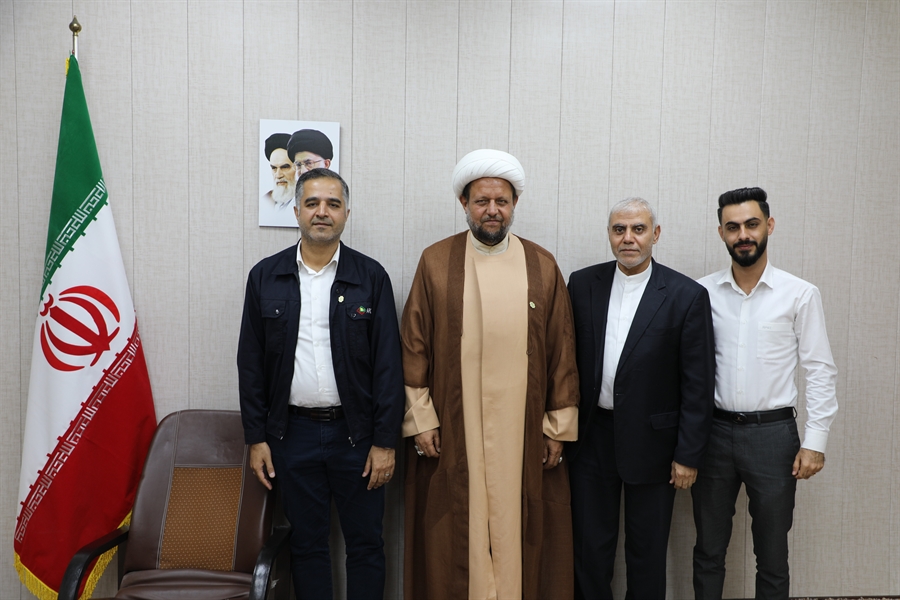 دیدار دکتر کمالی مدیر عامل شرکت مخازن سبز با امام جمعه شهرستان عسلویه